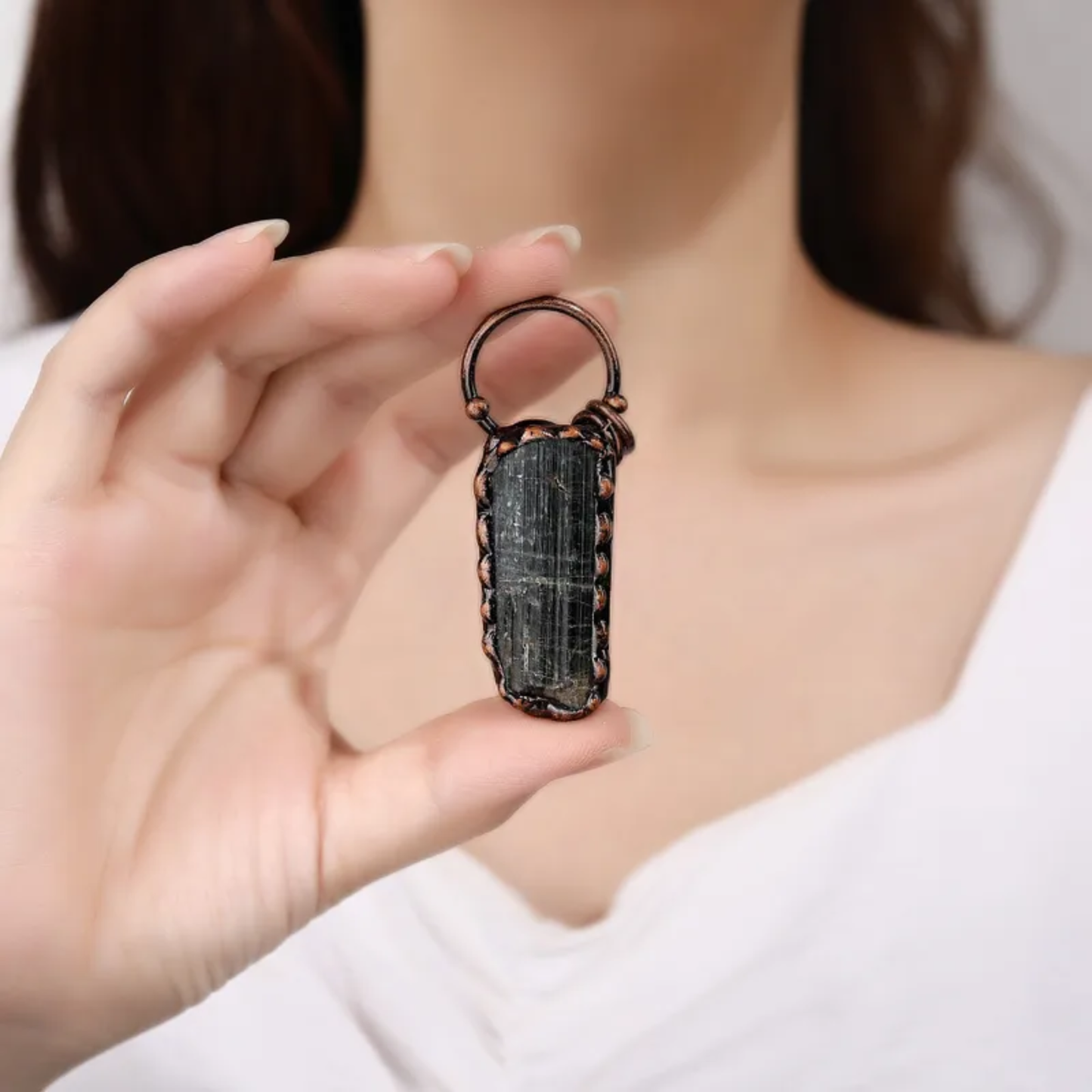 Raw Green Tourmaline Pendant Necklace – Unisex Natural Stone Copper Chain