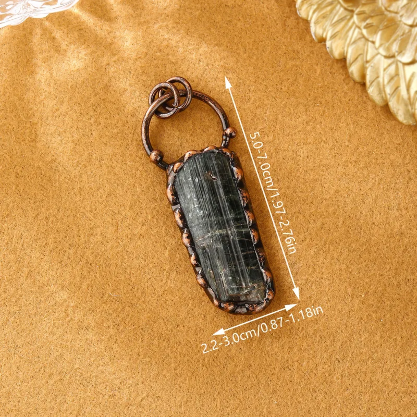 Raw Green Tourmaline Pendant Necklace – Unisex Natural Stone Copper Chain