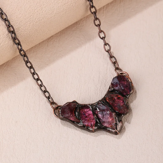 Elegant Natural Stone Crystal Copper-Plated Pendant Necklace