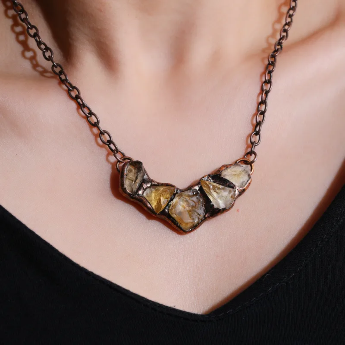 Elegant Natural Stone Crystal Copper-Plated Pendant Necklace