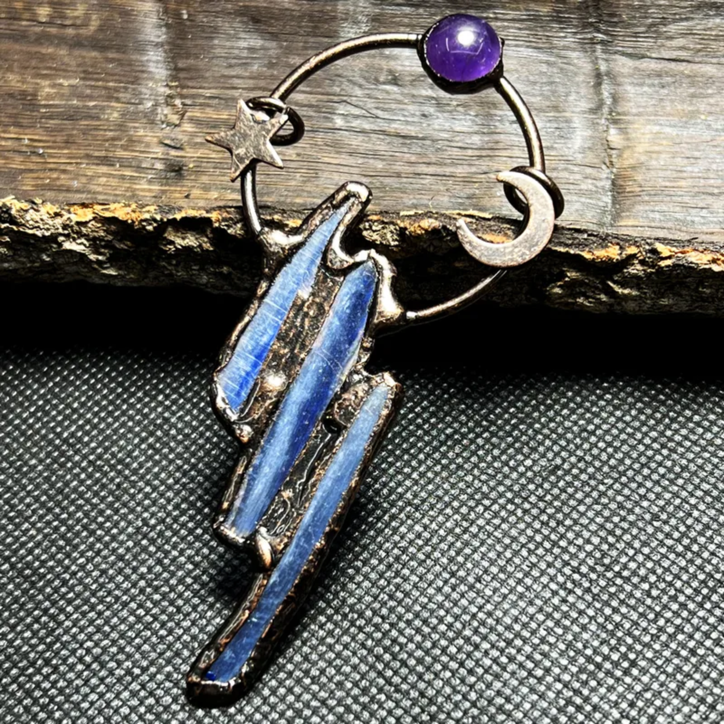Moon & Star Crystal Pendant Necklace – Vintage Celestial Bronze Sweater Chain